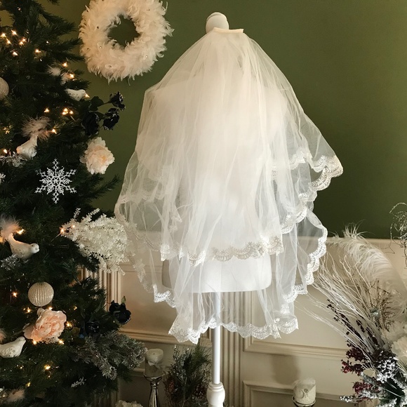 Wedding veil - Picture 1 of 3